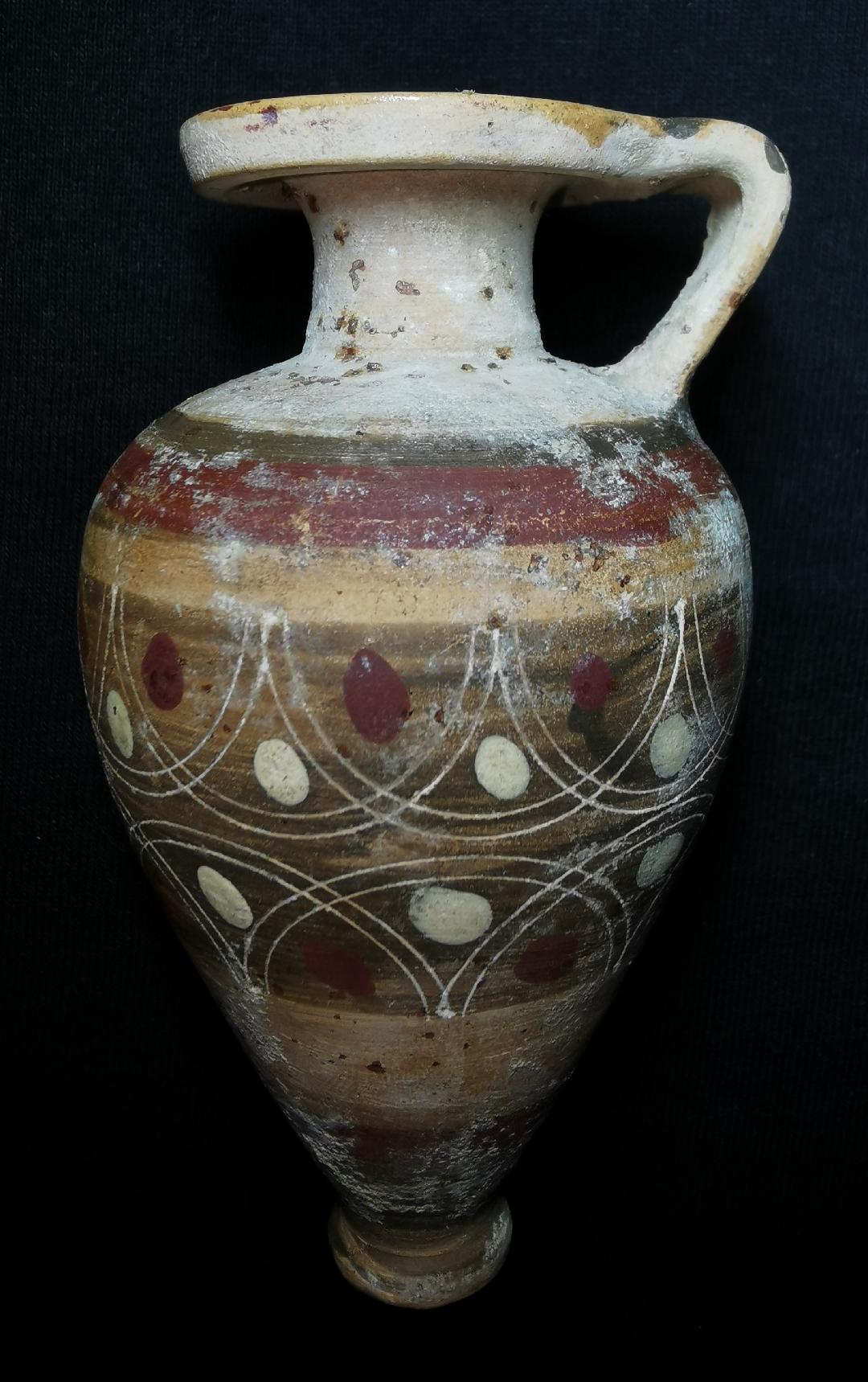 F 4. Etrusco-Corinthian pyriform arryballos