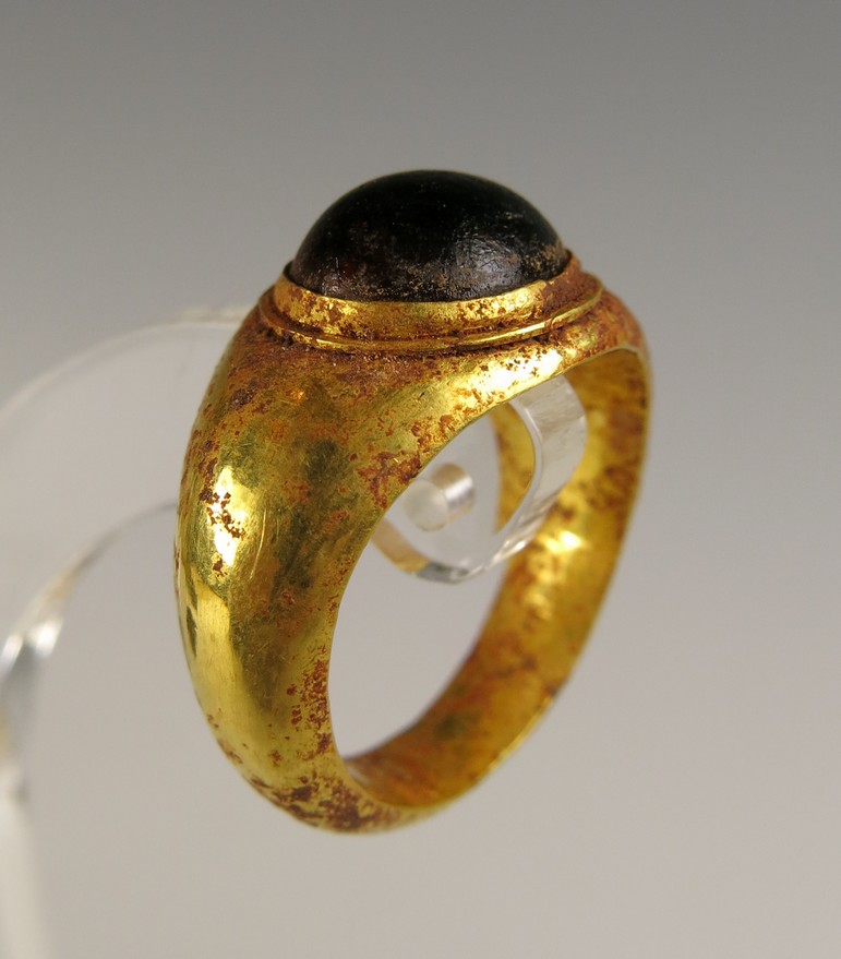  **SOLD** Lovely wearable Roman gold ring