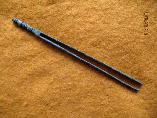 907. **SOLD**Very fine Roman bronze tweezers