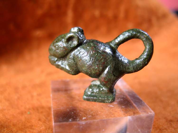  **SOLD** Really delightful Roman bronze mouse