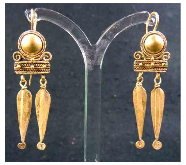 **SOLD** Fabulous pair of wearable Roman gold earrings