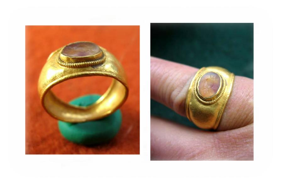 **SOLD**  Really attractive and wearable Roman gold ring