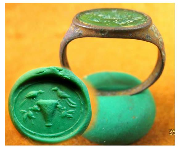  **SOLD** Roman bronze ring with lovely green glass intaglio of birds